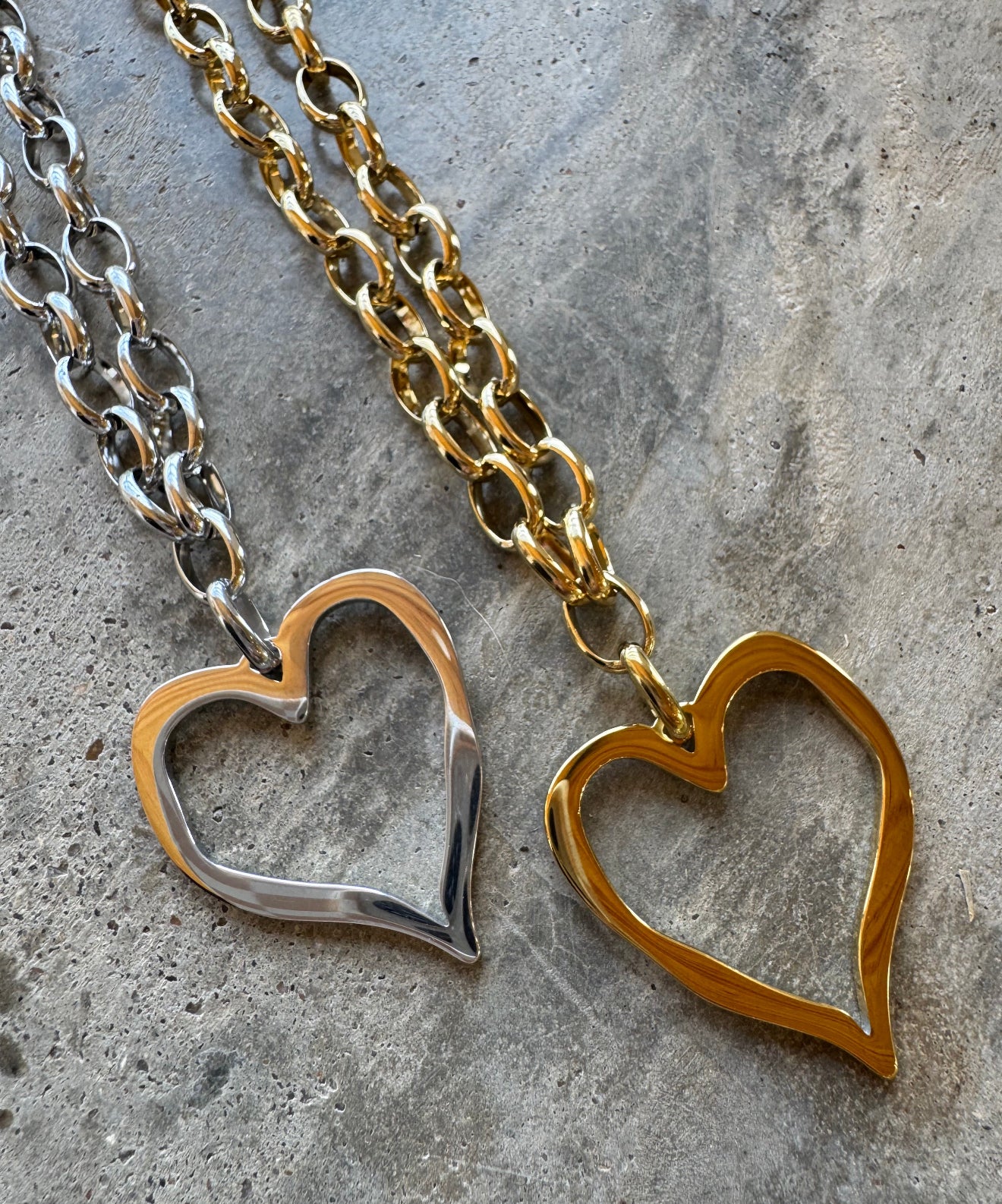 Heartline Necklace - 2 colors