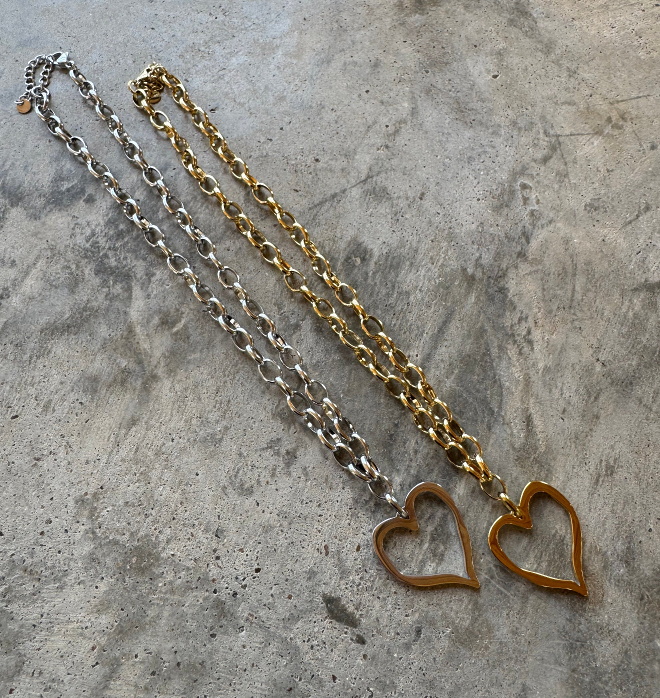 Heartline Necklace - 2 colors
