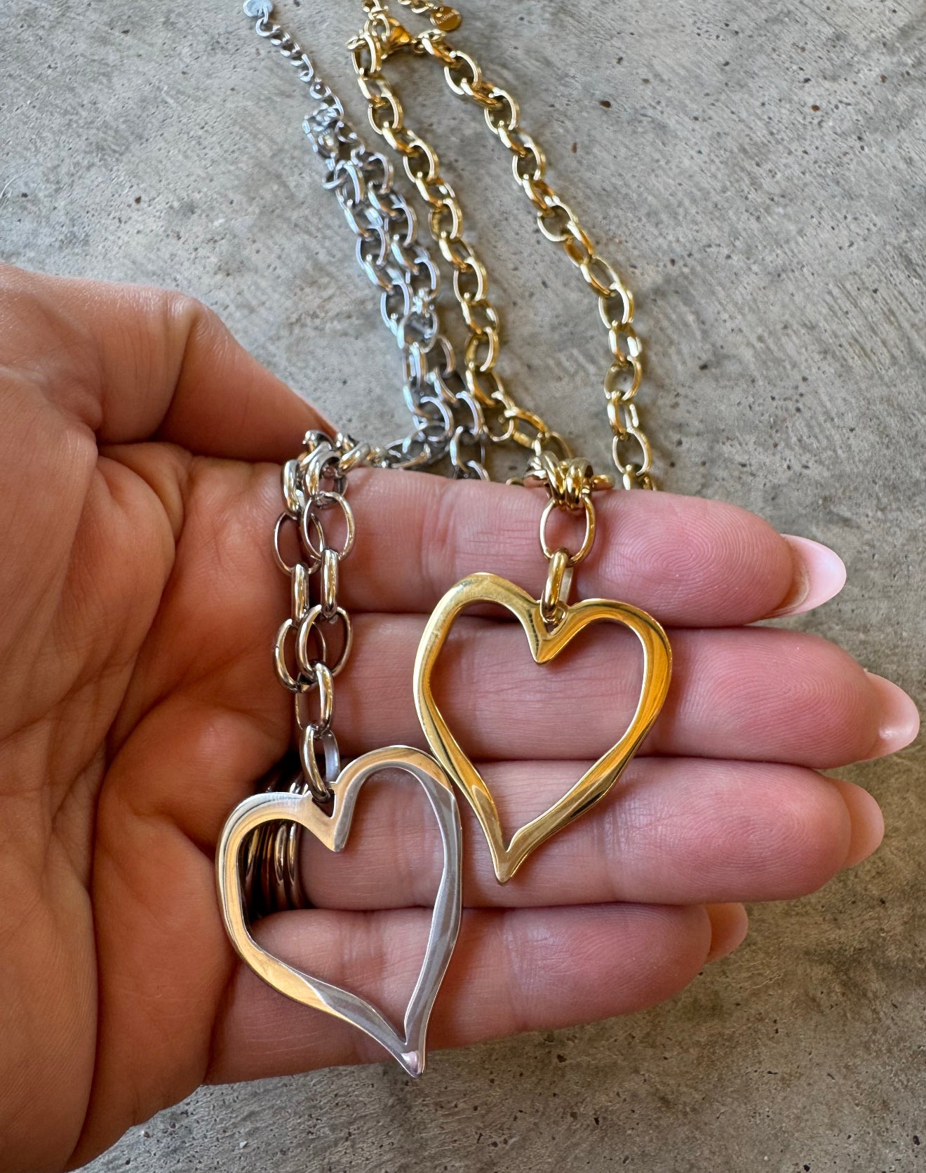 Heartline Necklace - 2 colors